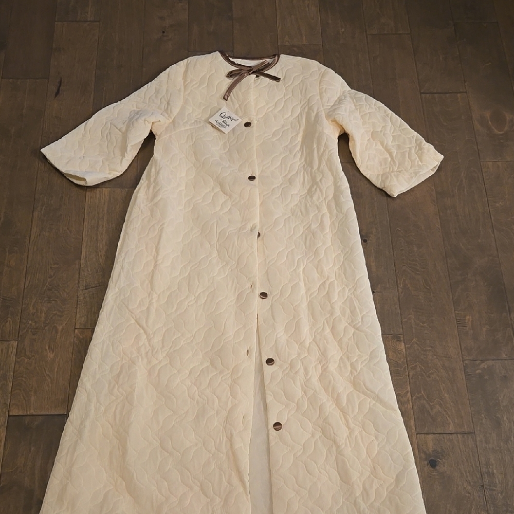 Vintage Cream Quilted Robe with Brown Sateen Accents Size Medium VINTAGE NWT